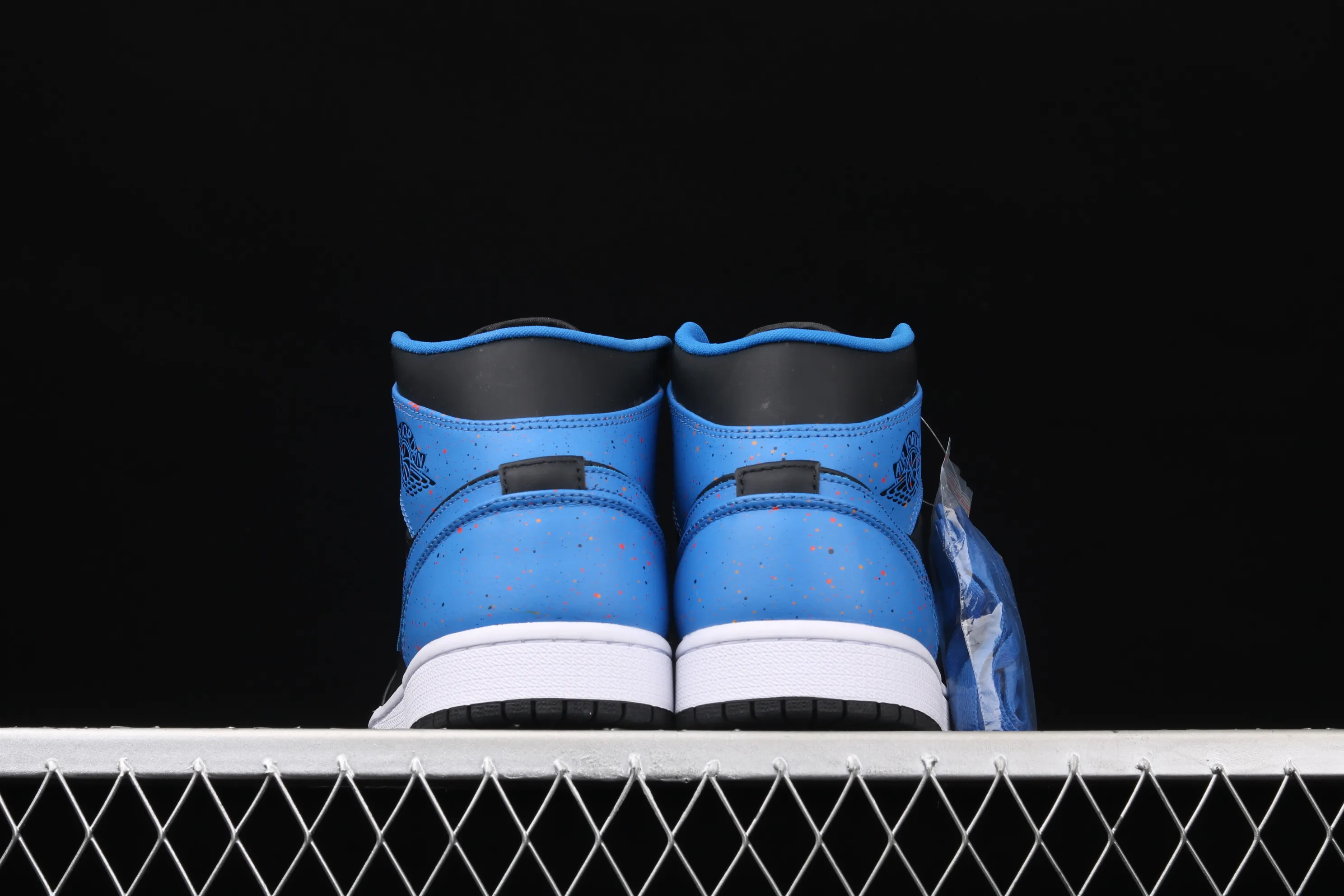 All categories Air Jordan Jordan series basketball shoes Air Jordan 1 Mid Air Jordan 1 Mid AJ1 Joe 1 inkjet black and blue Zhongbang basketball shoes 554724-048